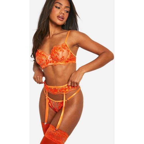 Ensemble Fleuri En Dentelle Avec Soutien-Gorge, String Et Bretelles - Xl - boohoo - Modalova