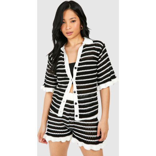 Petite" Knitted Stripe Ruffle Shirt - boohoo - Modalova