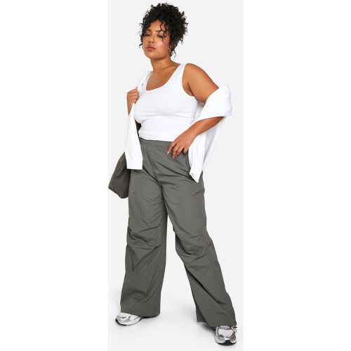 Grande Taille - Pantalon Cargo Large En Nylon - 46 - boohoo - Modalova