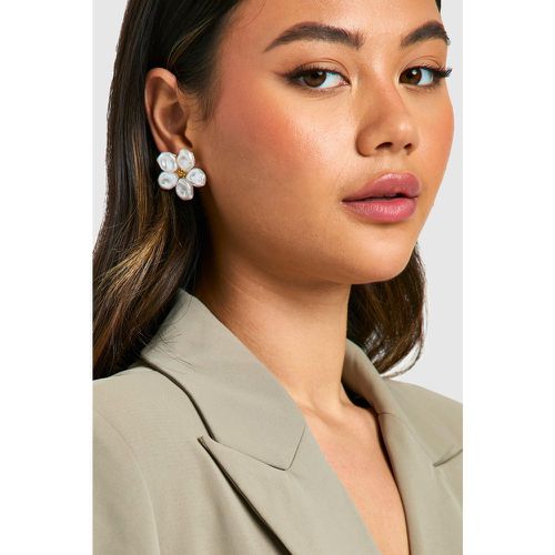 Boucles D'Oreilles Fleuries À Perles - One Size - boohoo - Modalova