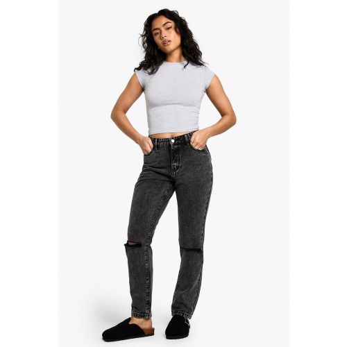 Jean Mom Basique Taille Haute Déchiré - 6/30L - boohoo - Modalova
