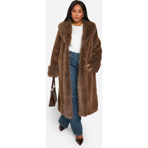 Grande Taille - Manteau Mi-Long À Bordure En Fausse Fourrure - 50 - boohoo - Modalova