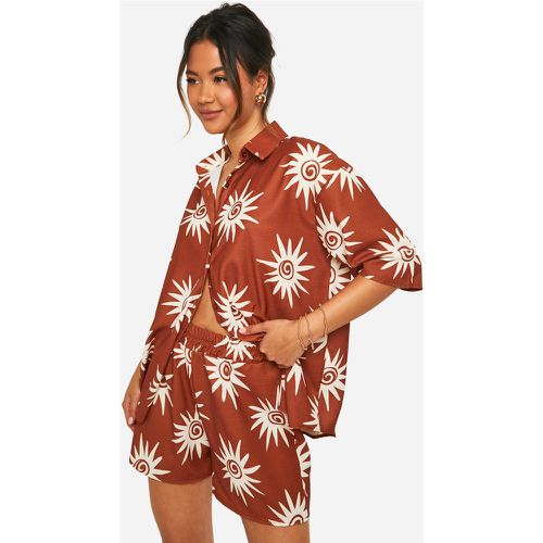 Ensemble Oversize À Imprimé Soleil Avec Chemise Et Short - Épices - 34, Épices - boohoo - Modalova