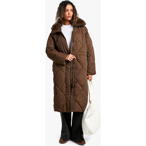 Parka Longue Matelassée À Bordure En Fausse Fourrure - M/L - boohoo - Modalova