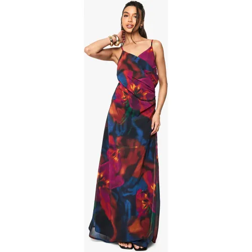 Robe Longue Fleurie Froncée En Mousseline De Soie - 36 - boohoo - Modalova