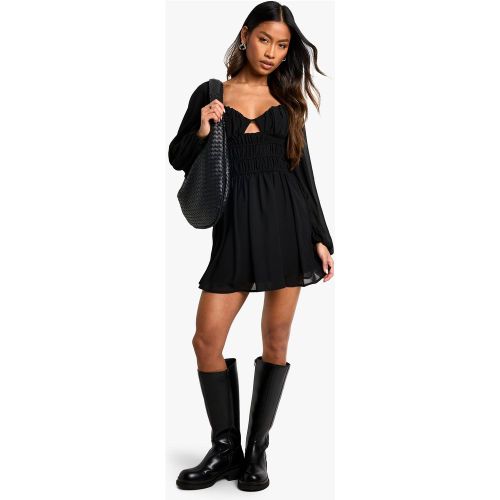Robe Courte Froncée En Mousseline De Soie À Manches Évasées - 36 - boohoo - Modalova