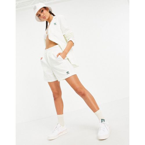 Tennis Luxe - Short taille haute à coupe ajustée avec logo - cassé - adidas Originals - Modalova
