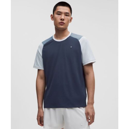 “ Haut de tennis en maille texturÃ©e avec protection UVs â€“ Bleu â€“ Taille L - lululemon - Modalova
