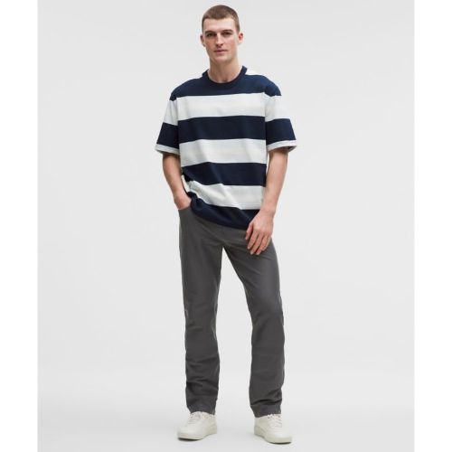 “ Pantalon EasyFive droit classiques â€“ 81 cm â€“ Gris â€“ Taille 40 - lululemon - Modalova