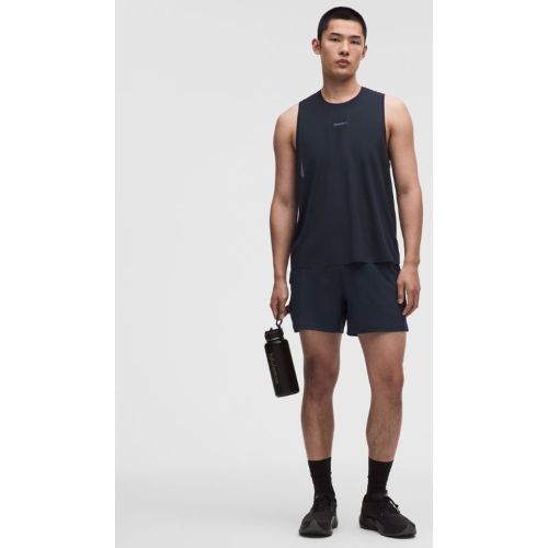 “ Short Pace Breaker doublÃ©s â€“ 13 cm â€“ Bleu â€“ Taille S - lululemon - Modalova