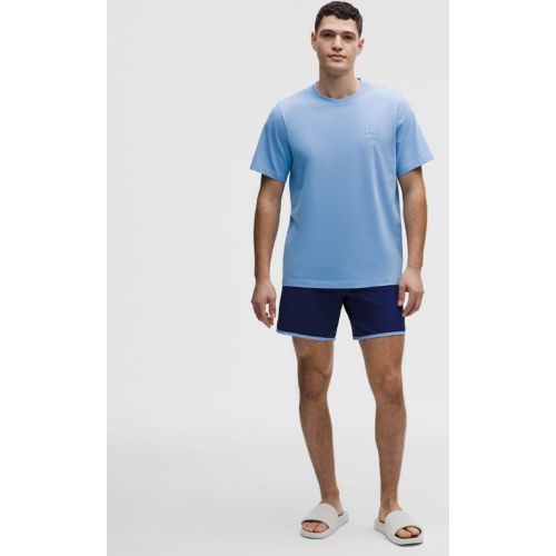 “ Boardshort classique sans doublures â€“ 18 cm â€“ Bleu â€“ Taille 33 - lululemon - Modalova
