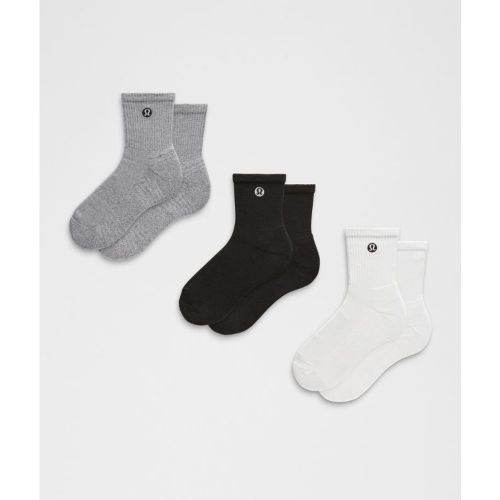 “ Chaussettes hautes Daily Essential unisexe Lot de 3 â€“ Blanc/Light Gris/Noir â€“ Taille S - lululemon - Modalova