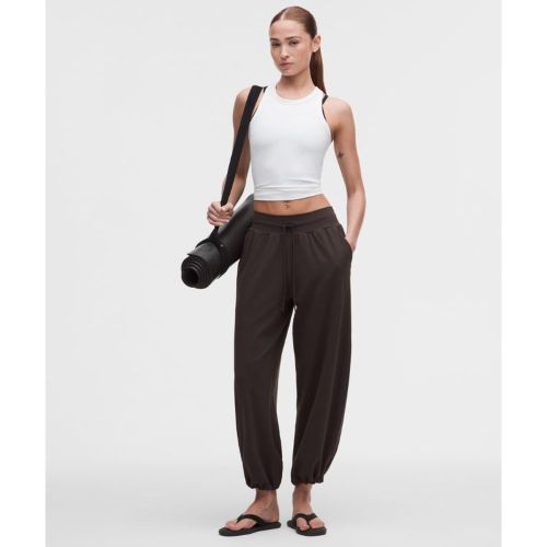 “ Pantalon Groove taille basse dÃ©contractÃ© Ã  ourlets ajustables Standards â€“ Taille 12 - lululemon - Modalova