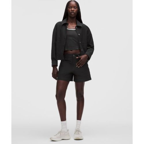 “ EasyFive Mid-Rise Short 4.5"s â€“ Noir â€“ Taille 24 - lululemon - Modalova