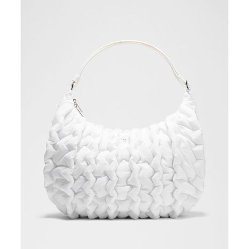 “ Sac portÃ© Ã©paule Quilty Puff 14L â€“ Blanc - lululemon - Modalova