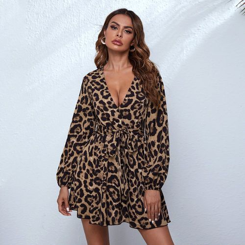 Robe décolletée léopard avec ceinture - SHEIN - Modalova