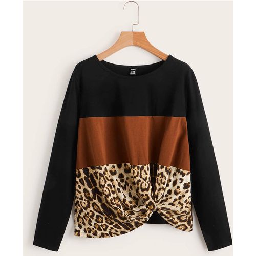 T-shirt à léopard à blocs de couleurs torsadé - SHEIN - Modalova