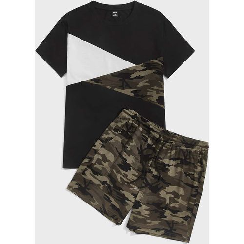 À blocs de couleurs & à imprimé camouflage T-shirt & Short de sport Ensemble - SHEIN - Modalova