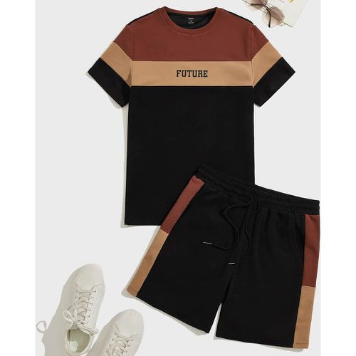T-shirt à lettre à rayures & Short de sport à cordon à blocs de couleurs - SHEIN - Modalova