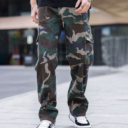Jean à imprimé camouflage à poche à rabat - SHEIN - Modalova