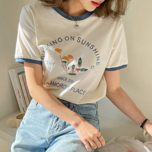 T-shirt lettre & à imprimé plante à bordure contrastante - SHEIN - Modalova