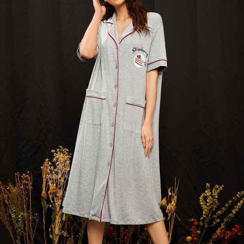 Robe de pyjama lettre & à imprimé gâteau à liseré contrastant avec poches - SHEIN - Modalova