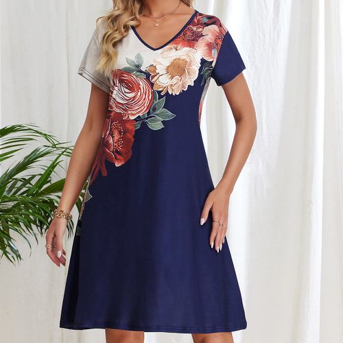 Robe t-shirt à imprimé floral à liséré contrastant - SHEIN - Modalova