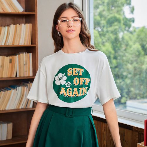 T-shirt à motif slogan et floral & Jupe à plis ceinturé - SHEIN - Modalova