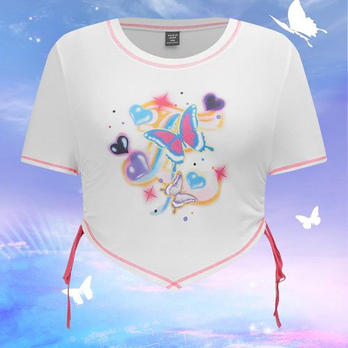 T-shirt à imprimé cœur et papillon à surpiqûres à ourlet bandana à cordon - SHEIN - Modalova