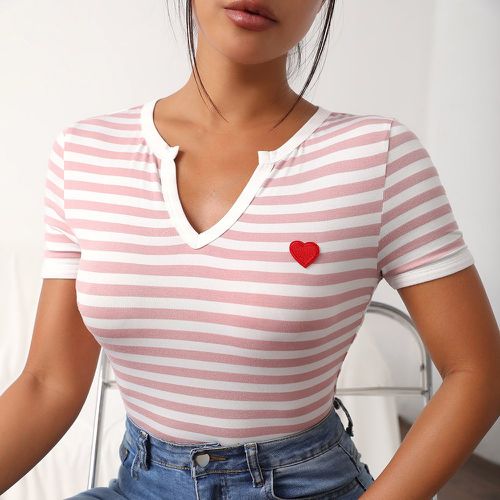 T-shirt à rayures à applique cœur - SHEIN - Modalova