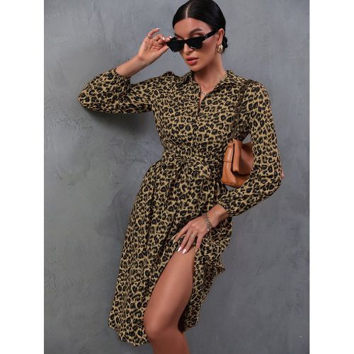 Robe chemise léopard à bouton ceinturé - SHEIN - Modalova