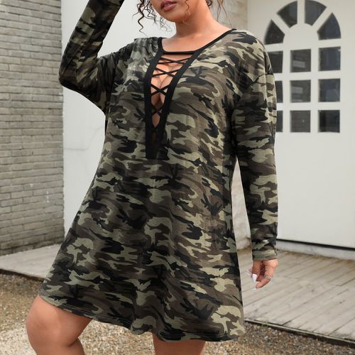 Robe t-shirt à imprimé camouflage croisé - SHEIN - Modalova