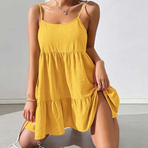 Robe de vacances à bretelles spaghetti jaune à volants - SHEIN - Modalova