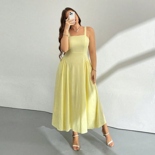Robe mi-longue ample d'été élégante et simple - Vacances à la plage, texture de tissu plissée à la taille, bretelles, couleur jaune. Convient p - SHEIN - Modalova