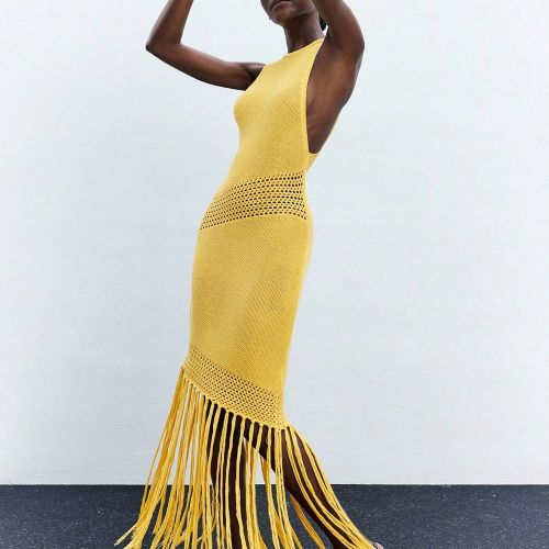 Robe ajustée à franges en tissu texturé ajouré sans manches jaunes en automne. Robe de style boho chic, et sexy, idéale pour les festivals, les c - SHEIN - Modalova