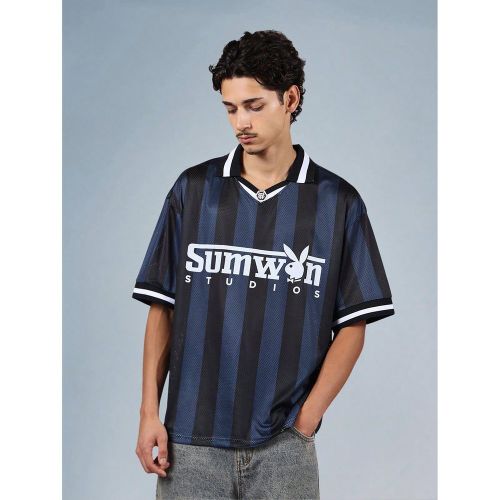 T-shirt de baseball style rétro rayé de la collection streetwear X Studios. Vêtement de sport oversize en maille, design mode avant-gardiste - SHEIN - Modalova