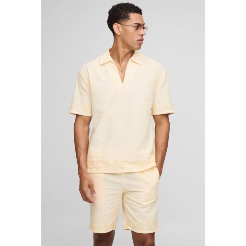 Ensemble oversize à col V avec chemise et short - S - Boohooman - Modalova