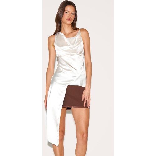 Cream Haut Asymétrique En Satin | Taille 42 - PrettyLittleThing - Modalova
