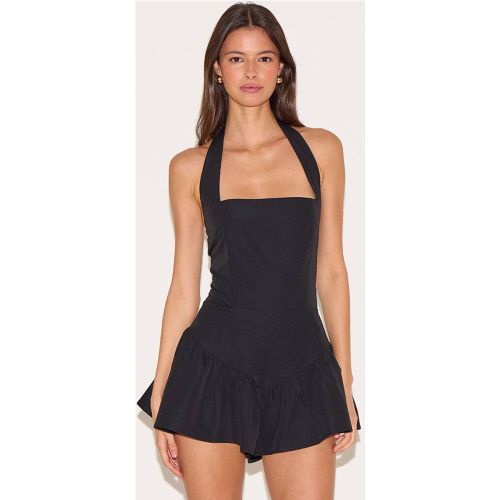 Black Combishort Fluide À Col Licou Et Taille Basse | Taille 32 - PrettyLittleThing - Modalova