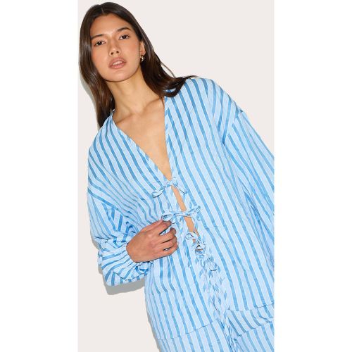Blue Chemise Texturée À Rayures Avec Nœud Devant | Taille 36 - PrettyLittleThing - Modalova
