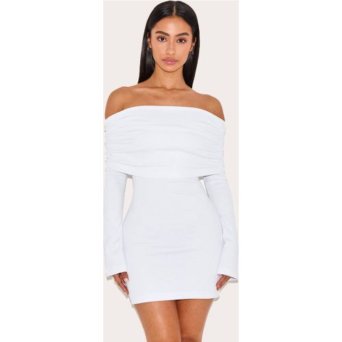 White Robe Courte Moulante Petite Taille À Encolure Bandeau Drapée Et Manches Longues | Taille Small - PrettyLittleThing - Modalova
