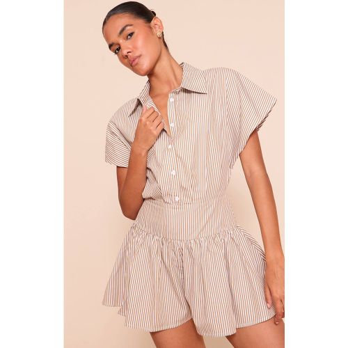 Combinaison-short Rayée En Tissu Tissé Avec Taille Froncée | Taille 32 - PrettyLittleThing - Modalova