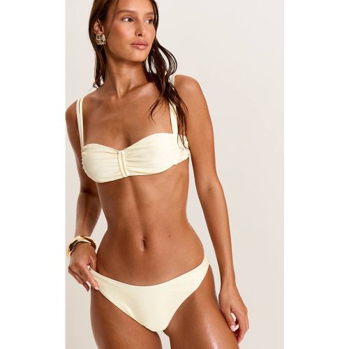 Haut De Bikini À Double Bretelles Froncé Couleur Crème | Taille 42 - PrettyLittleThing - Modalova