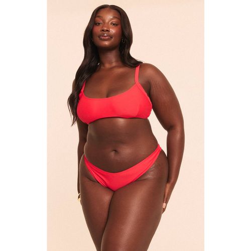 Red Haut De Bikini À Encolure Arrondie Grande Taille | Taille 56 - PrettyLittleThing - Modalova
