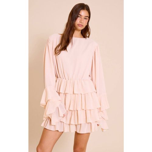 Blush Robe Droite À Col Bateau Dos Nu Avec Détails À Volants | Taille 32 - PrettyLittleThing - Modalova
