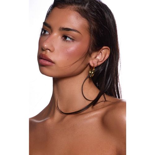 Gold Boucles D'oreilles Créoles Torsadées Résistantes À L'eau - PrettyLittleThing - Modalova