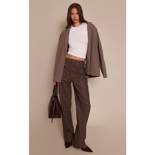 Brown Pantalon Droit En Synthétique Texturé | Taille 42 - PrettyLittleThing - Modalova
