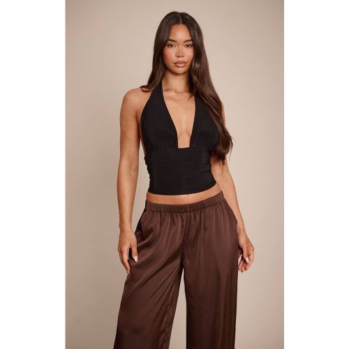 Black Top Long Plongeant À Double Couche Satiné Avec Lien Au Cou | Taille 44 - PrettyLittleThing - Modalova