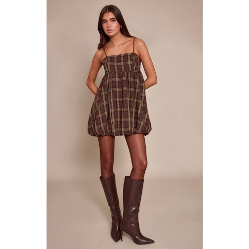 Brown Robe Bouffante À Bretelles À Carreaux | Taille 42 - PrettyLittleThing - Modalova