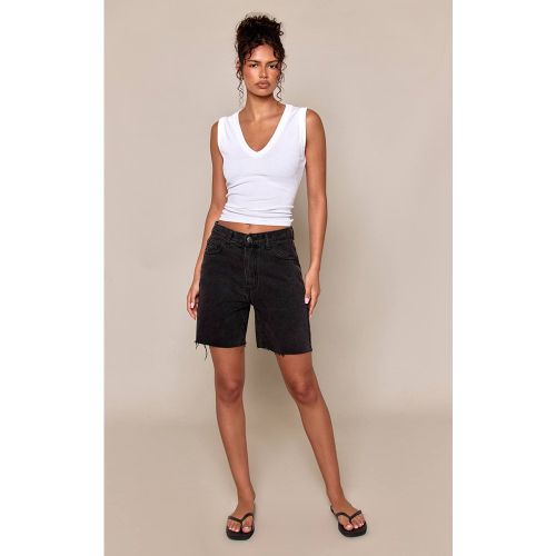 Washed Black Short En Jean Ajusté Long | Taille 32 - PrettyLittleThing - Modalova